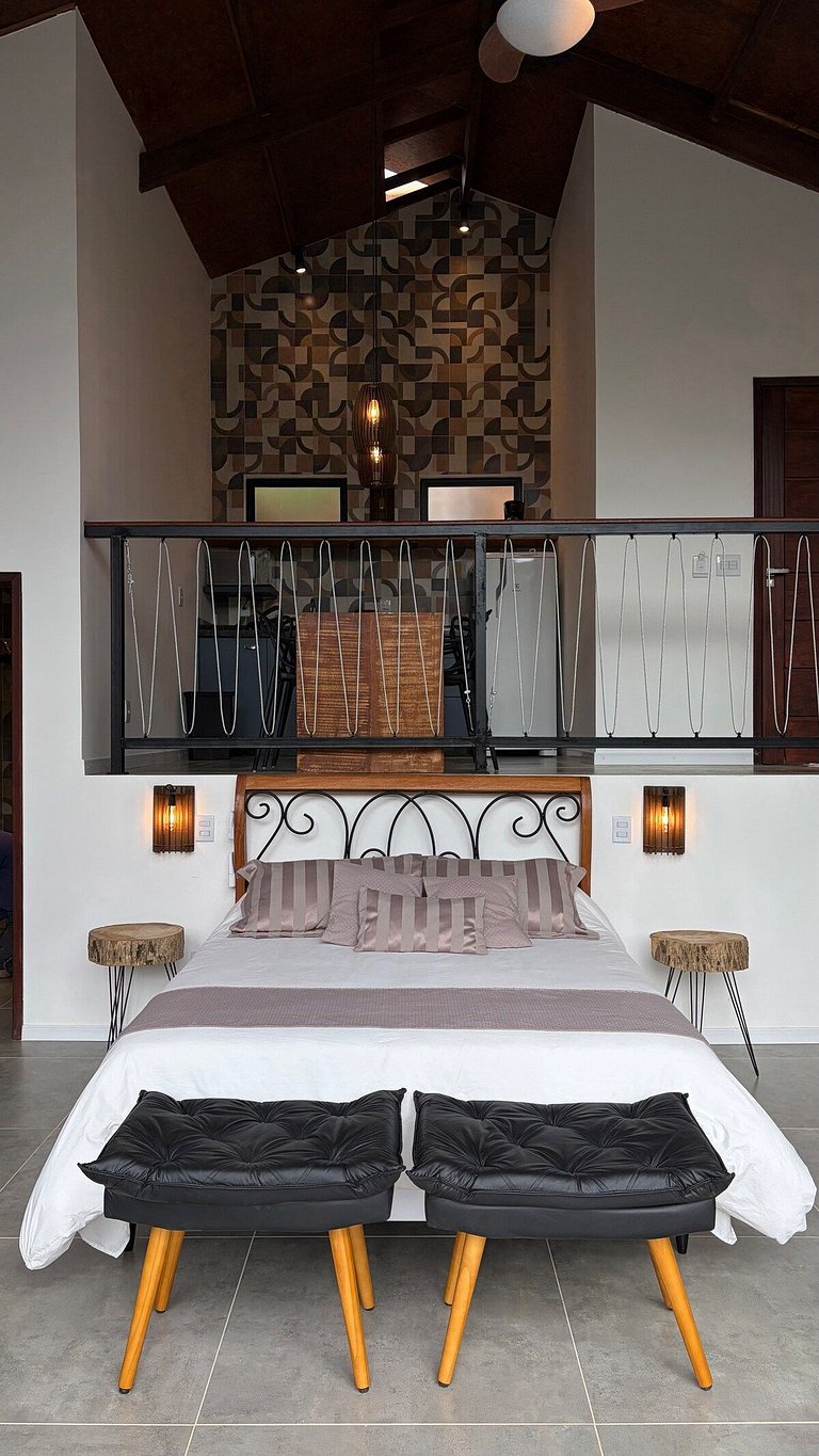 Lobo Freki - Novíssimo Refúgio romântico com vista para a Se