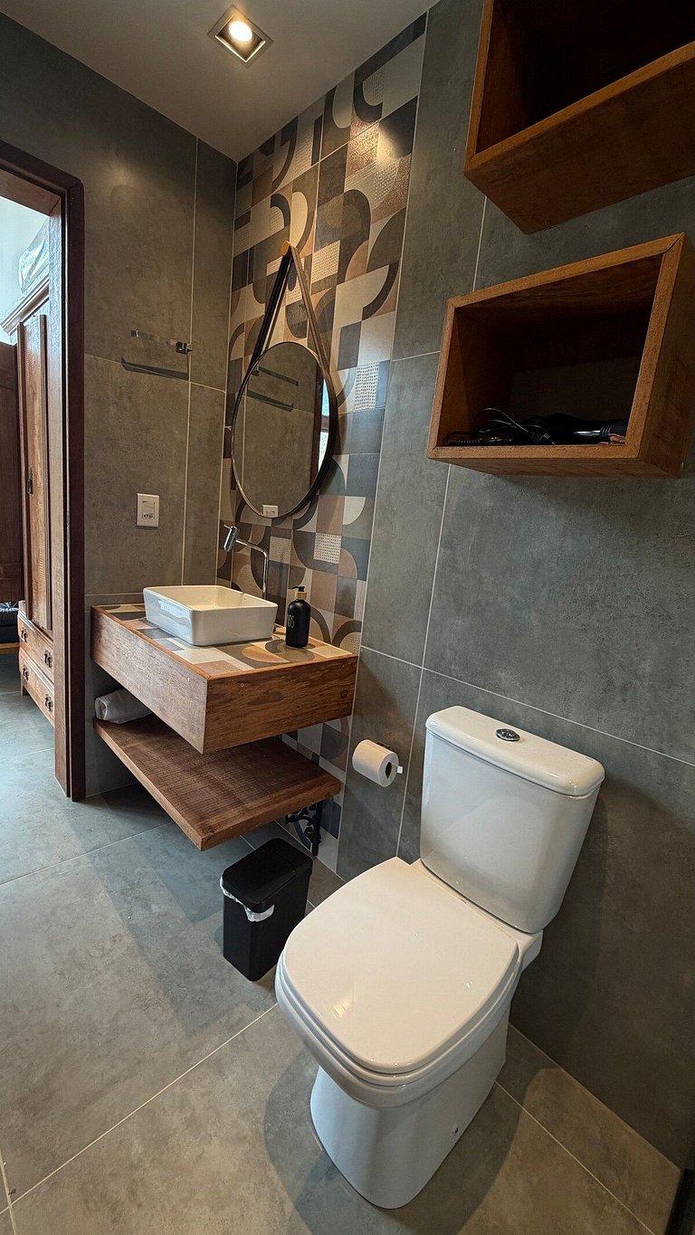 Lobo Freki - Novíssimo Refúgio romântico com vista para a Se